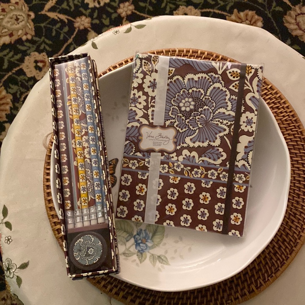 🌻SALE🌻Journal & pencil box with sharpener